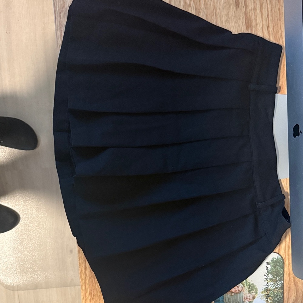 GAP Elegant Black pleated Skirt